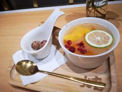 银耳桃桃-炖物24章·顺时轻养茶(杭州大厦店)