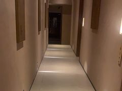 -灸春堂·艾灸·痛症·整脊连锁(之江银泰店)