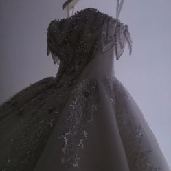 -禕·愫白婚纱商店