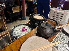 -老牌坊云南鱼豆花火锅(哈西万达店)