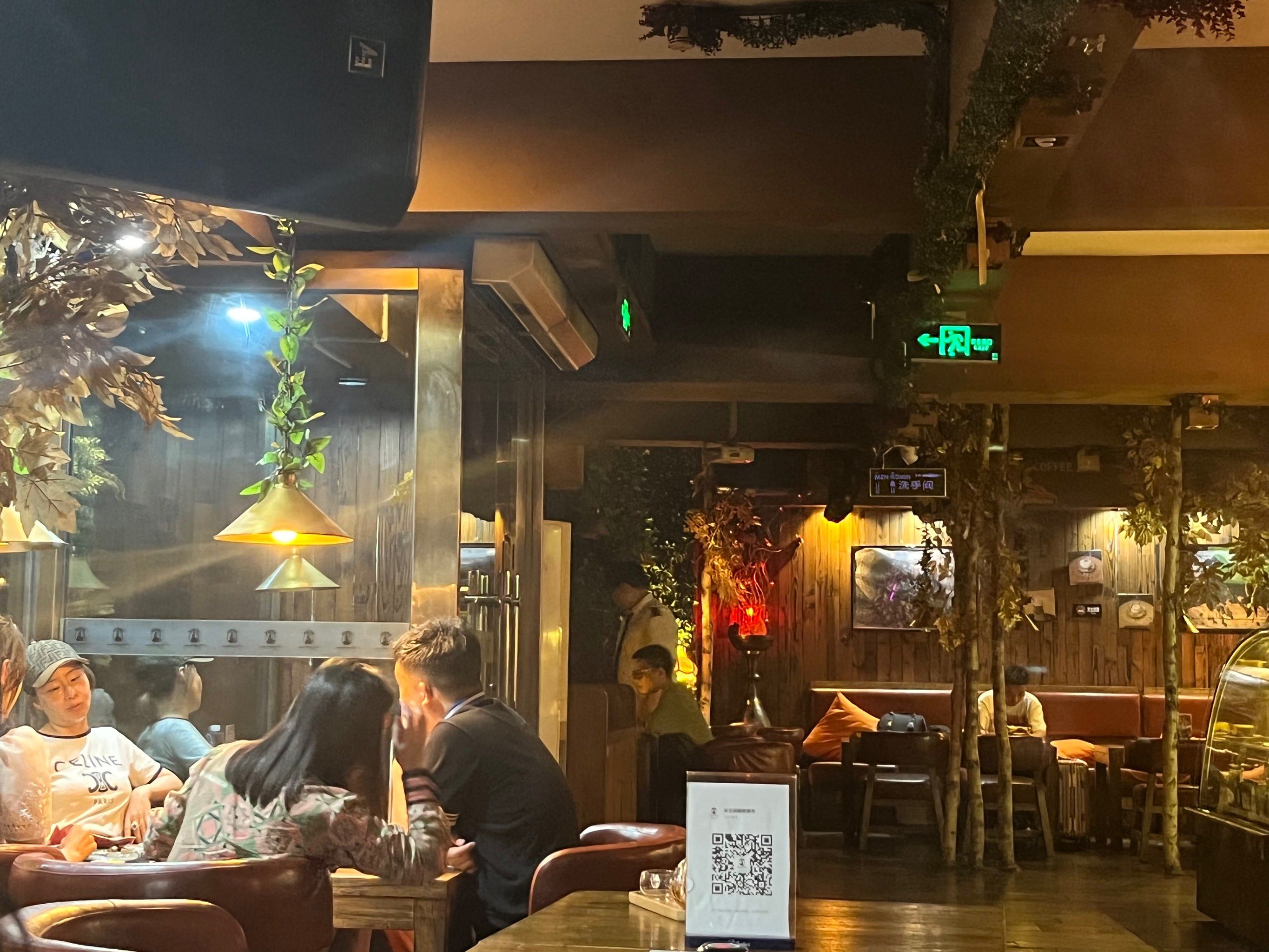 安吉丽娜酒吧