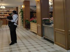 -鹏城人家海鲜酒家·23年老字号(较场尾店)