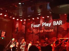 -FOUR PLAY BAR
