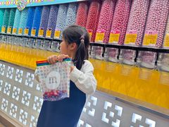 -m豆巧克力世界(上海世茂广场店)