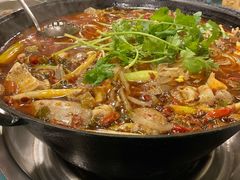 -鸿顺老铁锅美蛙鱼府(解放碑店)