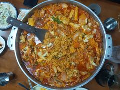 -亲昵春川鸡排(韩国美食街店)