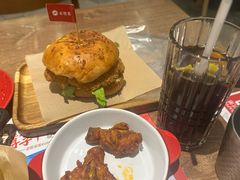 招牌秘制鸡腿堡-必胜客(巴沟店)