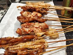 -何妹湿辣牛肉·粤式烧烤砂煲(桂雅路店)