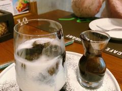 -Chom Cafe and Restaurant