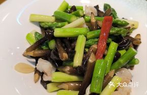 Stir-Fried Spring Bamboo Shoots with Mushrooms