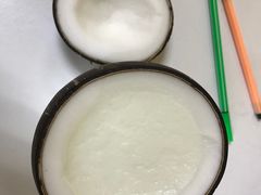 -志龙皇冠吃货椰子铺