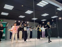 -TOMBOY爵士舞韩舞舞社