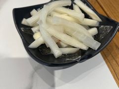 开胃酸萝卜-馋三尺蟹粉小笼(人民广场店)