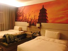 -西安大雁塔科技大学地铁站亚朵酒店