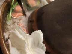 -洞庭洲·防空洞火锅·烧烤·铜锅涮肉(新百广场店)