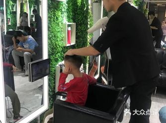 小朋友很喜欢来这家剪头发
