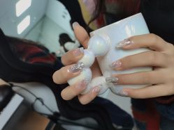 -芊屿芊浔美甲