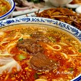 安东街新面馆！这牛肉块够大！！