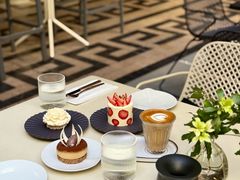 -潮一不贰·法式甜品·生日蛋糕·西式简餐(外滩店)