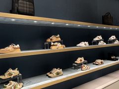 -百年港湾奥特莱斯(香炉礁店)