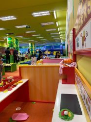 -莫莉幻想儿童乐园(三河燕郊永旺店)