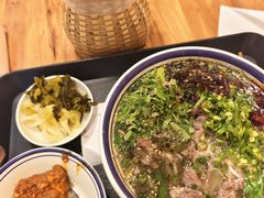 -云阿蛮云南生烫牛肉米线(奉贤路店)