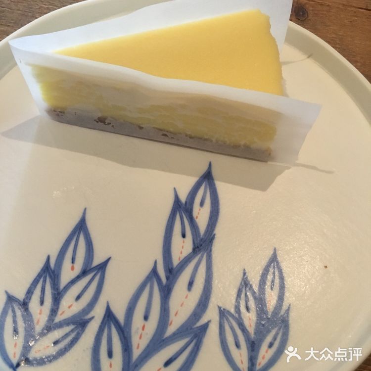 没解冻好. 我尝了下外层 椰奶味道很浓