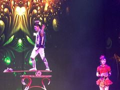 -工人俱乐部剧场杂技表演