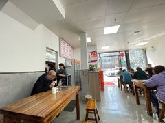 大堂-何记酿皮店(西流湾店)