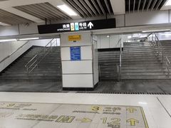 -宜山路(地铁站)
