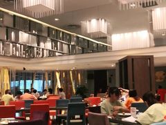 -上海滴水湖皇冠假日酒店