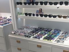 -J-Optical佳视明眼镜·蔡司视觉(青岛金茂览秀城店)