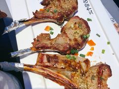 苏尼特金质烤羊排-三个蒙古大叔羊肉串(大宁店)