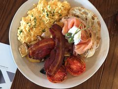 -ROAST coffee & eatery