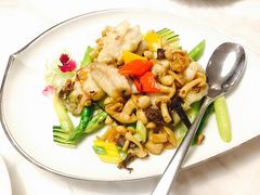 鸡纵菌爆炒石斑鱼球-伯衡55·吉品轩(乌鲁木齐南路店)