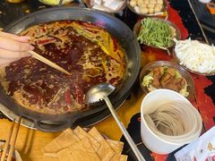 -黄潇洒老火锅(九眼桥宏济巷店)