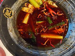 -肥肥虾庄·金牌油焖大虾(汉街SKP店)