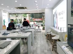 -荣耀授权专卖店(黄浦浙江中路店)