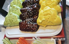 Jinhua Two-Headed Black Pork with Colorful Flatbread