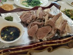 手抓羊肉-那达慕蒙古风味酒楼