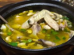 菌菇炖老母鸡汤小份-呼吸森林·生态农庄农家乐私房菜