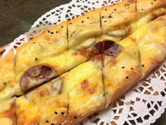 香肠奶酪披萨-Mevlana梅夫娜土耳其餐厅·清真