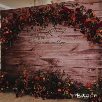 圜终于把婚庆公司敲定! 前后了解了四五家,对比了很久