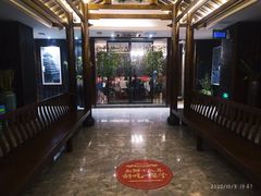 -阿瓦山寨·湘菜现炒·剁椒鱼头王(咸阳总店)