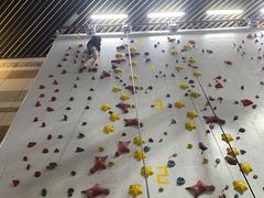 -山之巅攀岩馆(太古城店)