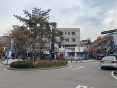 -梨大女人街