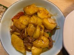 菠萝炒牛肉-龙泉人椰子鸡.糟粕醋.海南菜(三亚旗舰店)