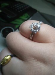 -威德钻石-克拉钻大本营(南京东路店)