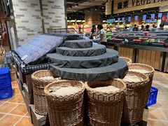 -胖东来生活广场(健康路店)