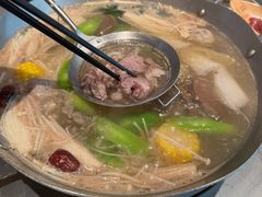 牛骨原汤锅-左庭右院鲜牛肉火锅(金山万达店)